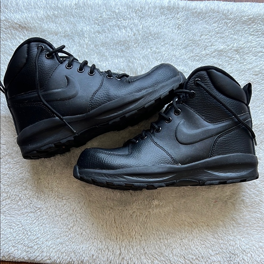 NIKE Manoa Boots - Picture 3 of 6